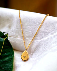 Antitarnish
Waterproof
Sweatproof
Hypoallergenic
18K Gold Plated
Stainless Steel
Long Lasting