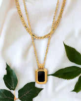 Antitarnish
Waterproof
Sweatproof
Hypoallergenic
18K Gold Plated
Stainless Steel
Long Lasting