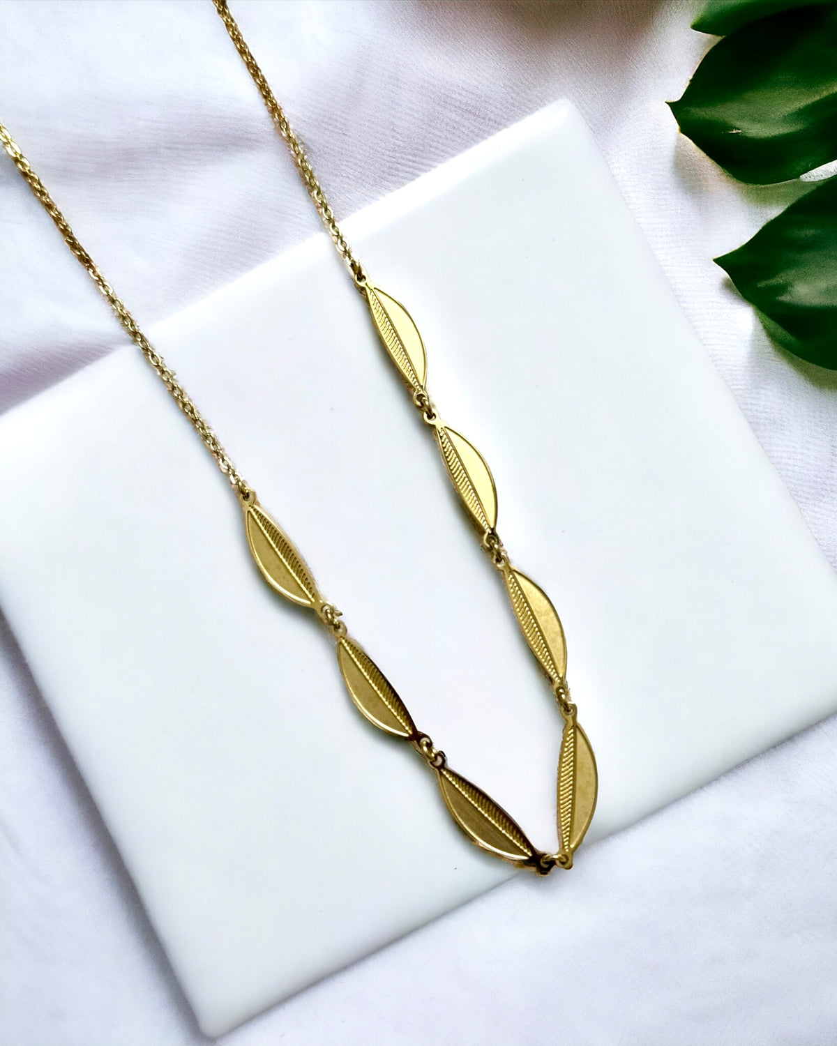 Vintage 18K Gold Plated Leaf Necklace