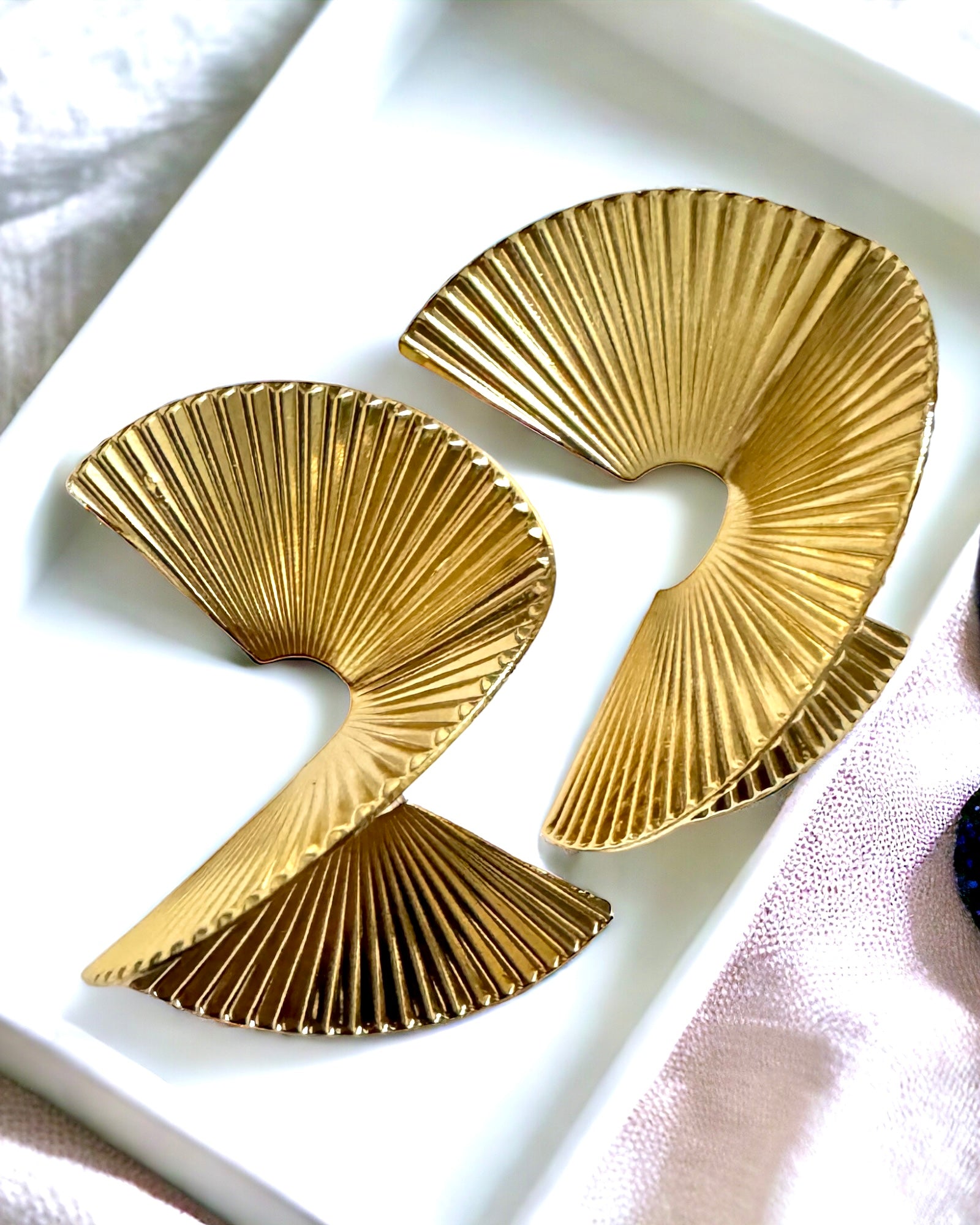 Vintage Zigzag Gold Earrings