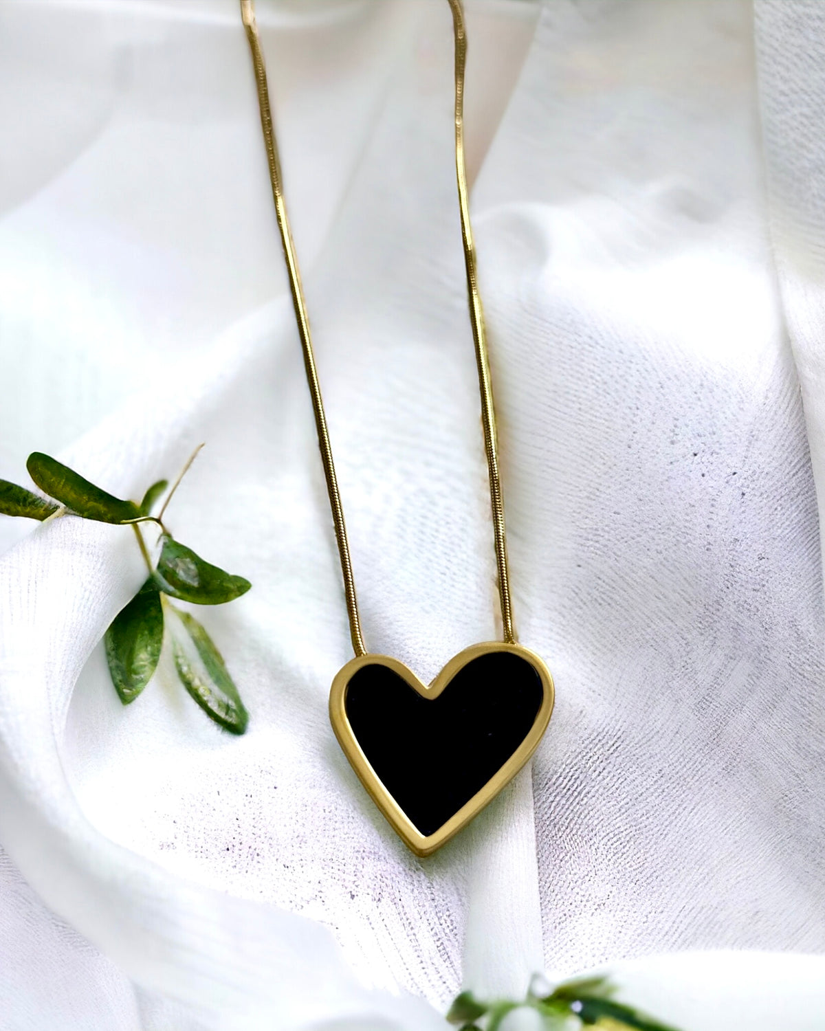 Black Heart Antitarnish Necklace